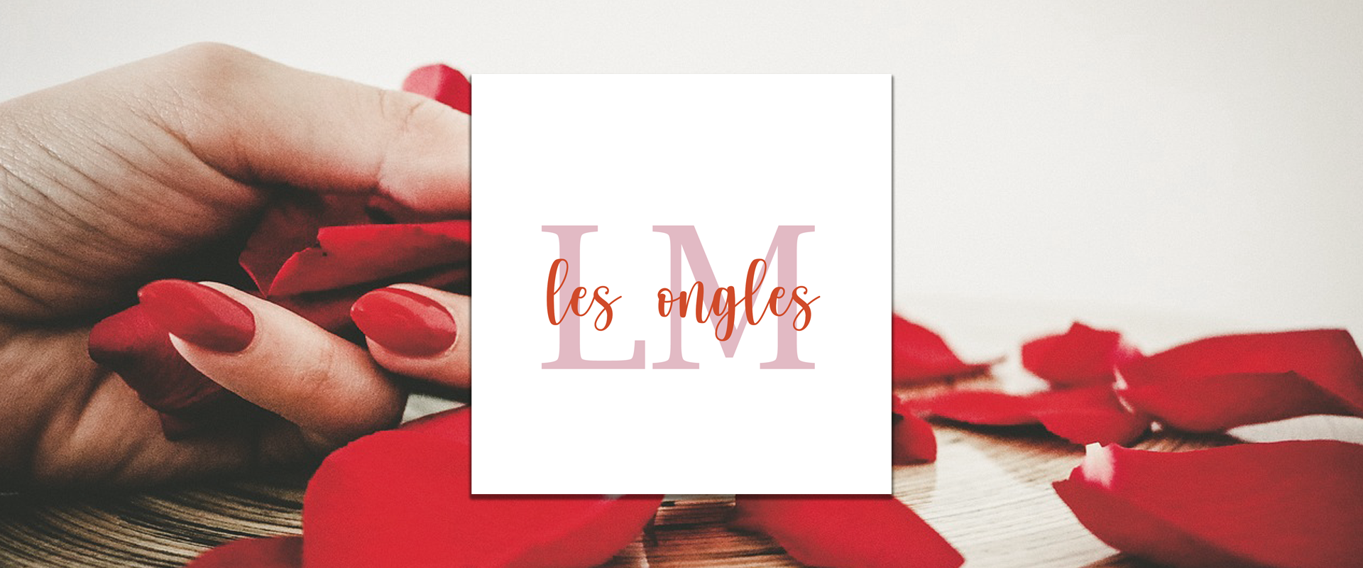 Logo LM les ongles sur une photo d'une main de femme